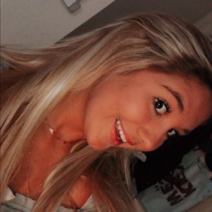 Meet your Posher, Elizibeth